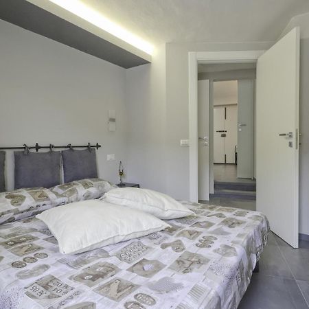 Casa Vacanze Vicolo Della Luna Амбра Экстерьер фото
